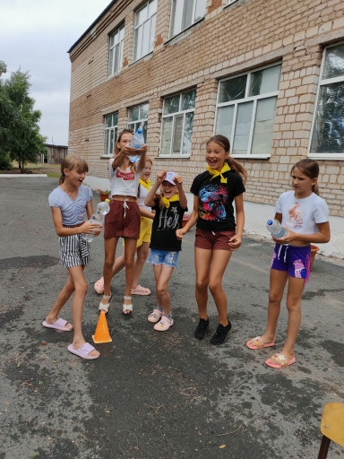 День седьмой. "В мире профессий".Точка Роста.